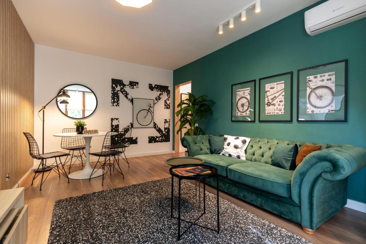 Downtown Retreat: Spacious 2-br By Unirii Square *