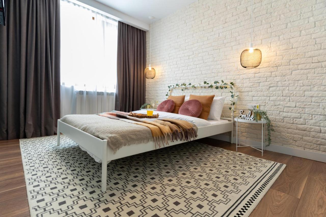 Downtown Retreat: Spacious 2-br By Unirii Square Apartament *
